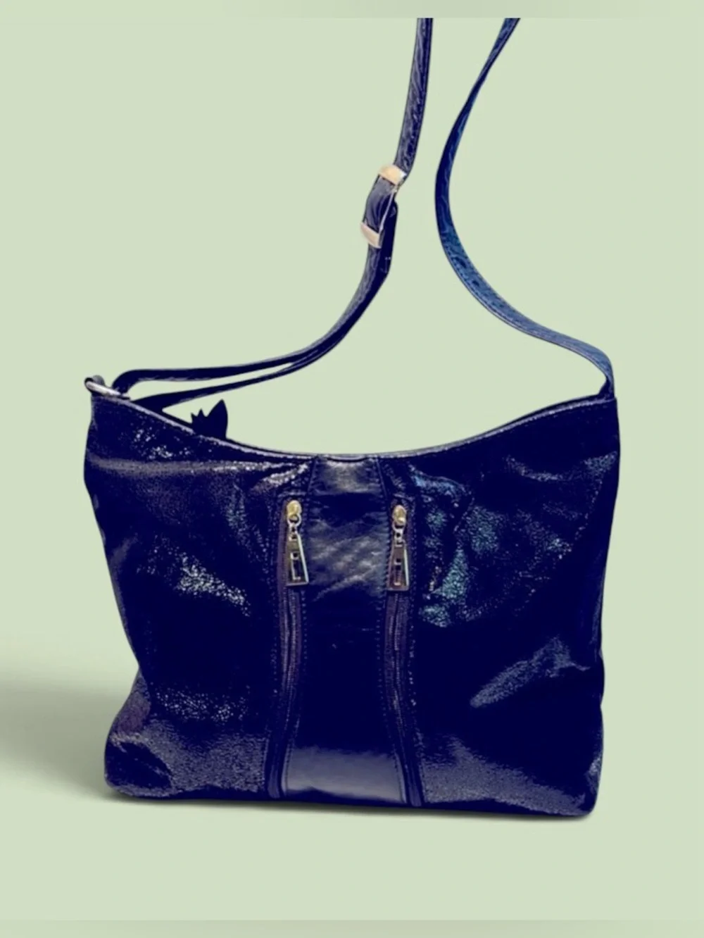 Genuine leather Women Sleek Black Crossbody Bag with Structured Desig
